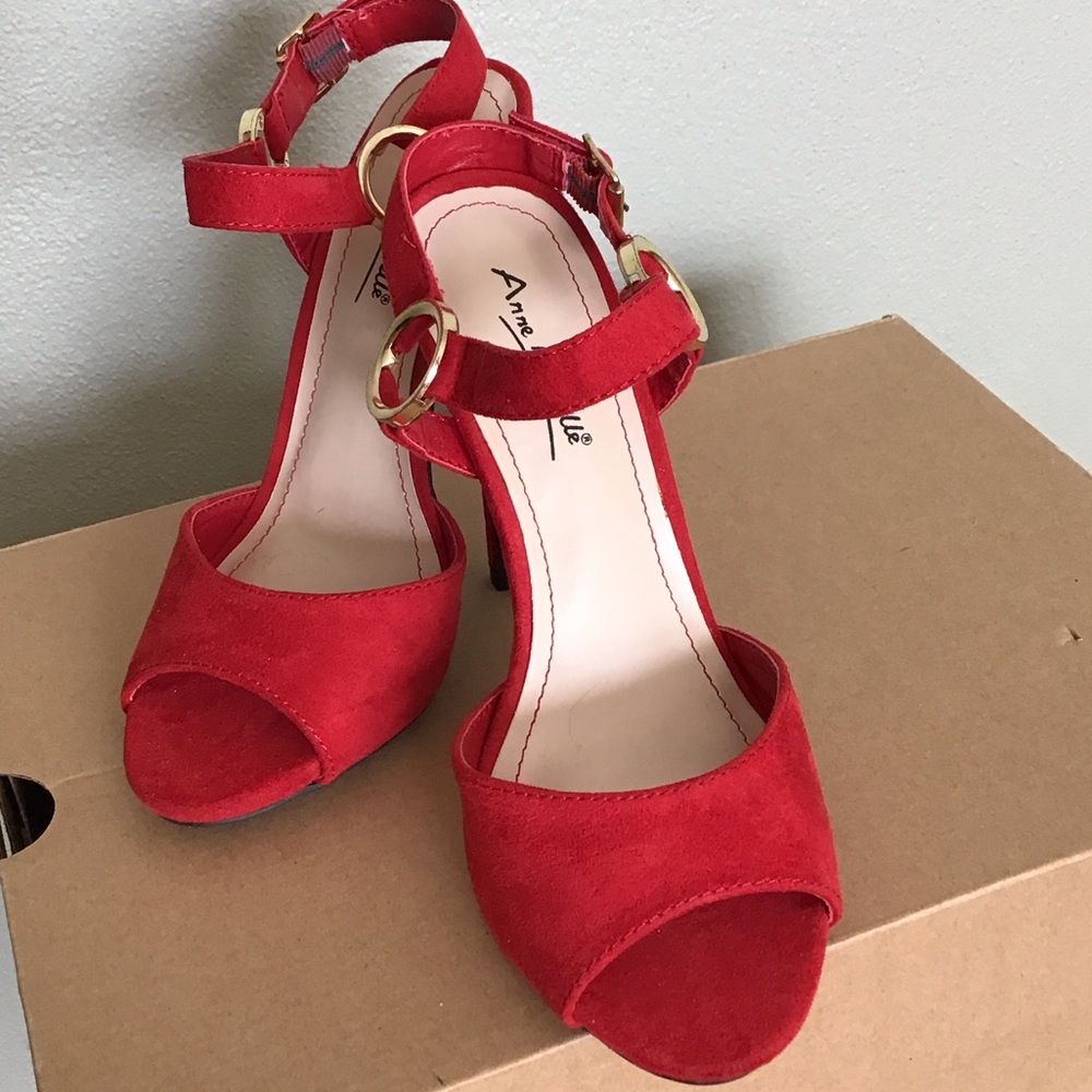 Anne Michelle Women's Red Faux Suede Heels